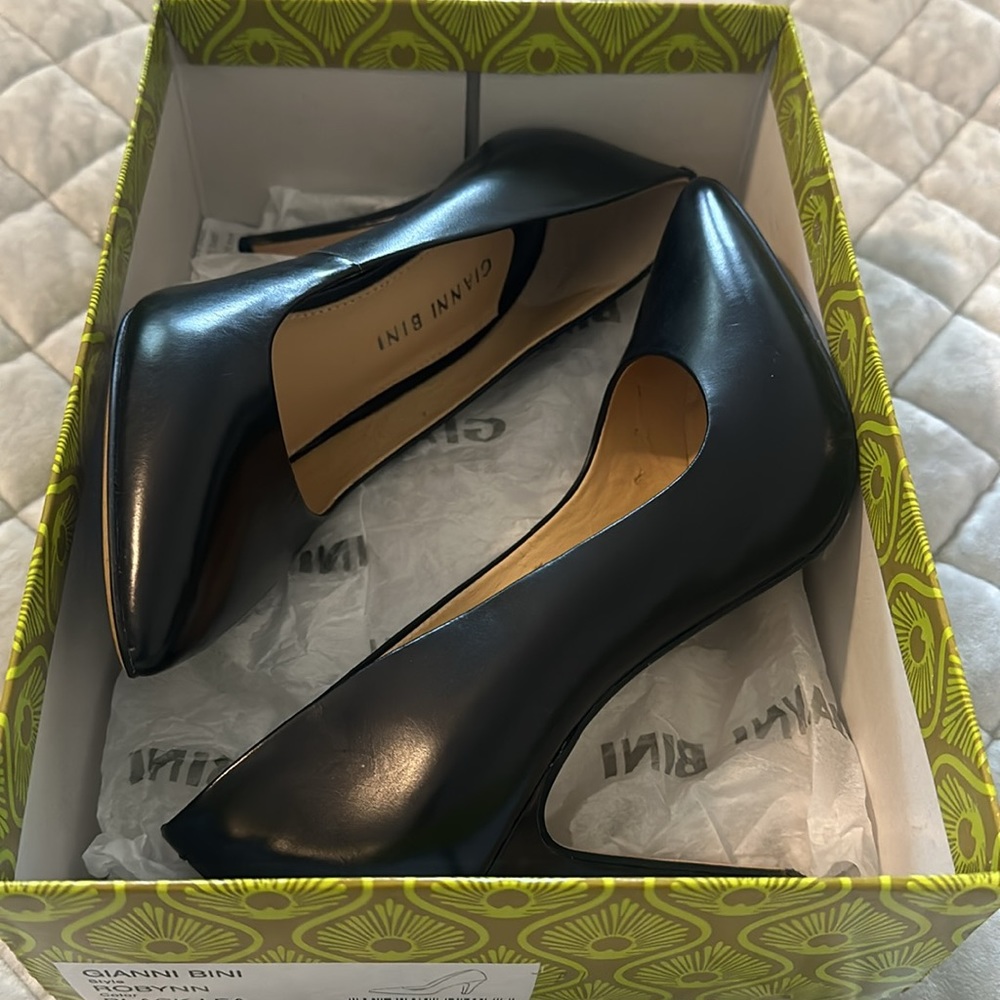 Black Heels Like New 1 Wear